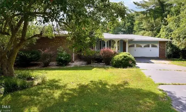 470 Riverbend Drive, Advance, NC 27006