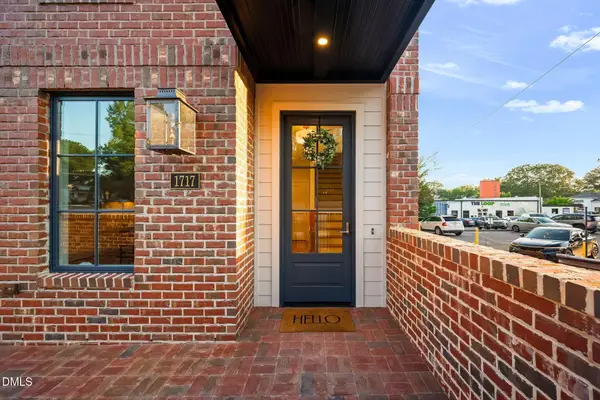 1717 W Club Boulevard, Durham, NC 27705