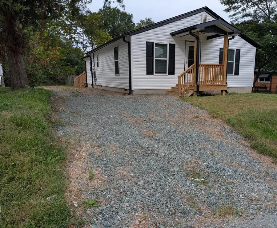 704 Richmond Avenue, Burlington, NC 27217 - #2