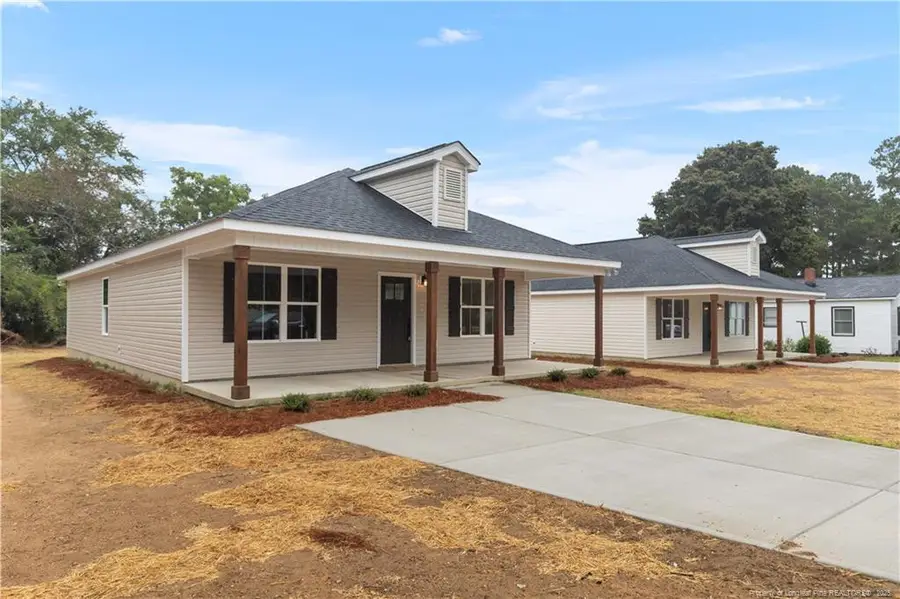 221 E Washington Street, Coats, NC 27521 - #2