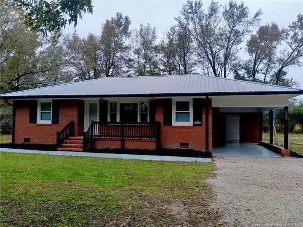 1522 Mary C Road, St. Pauls, NC 28384