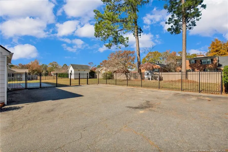 316 W Elwood Avenue, Raeford, NC 28376 - Image #3