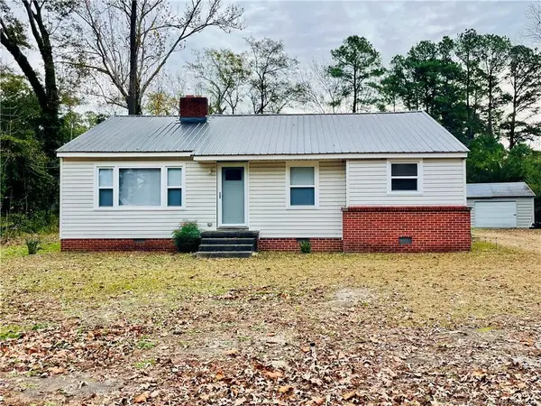 405 S Austin Street S, Maxton, NC 28364