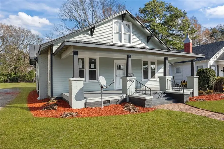 220 Beaman Street, Clinton, NC 28328 - #2