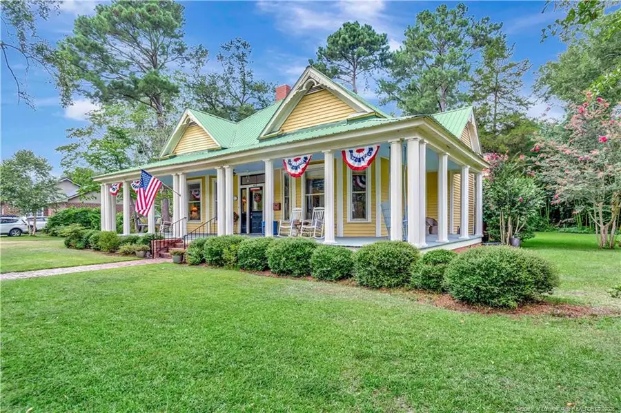 415 E 3rd Avenue, Red Springs, NC 28377 - #2