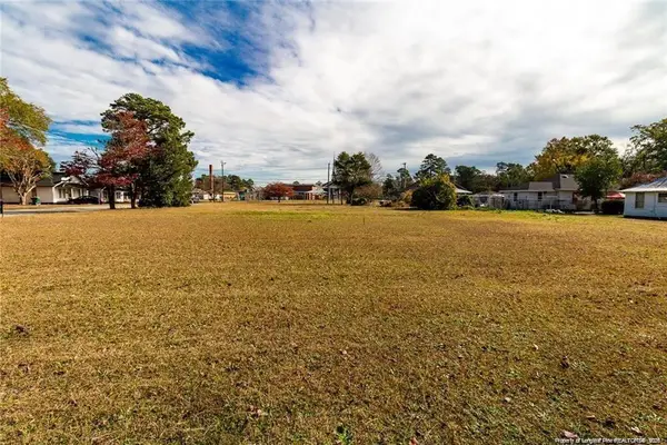 8th Street, Lumberton, NC 28358