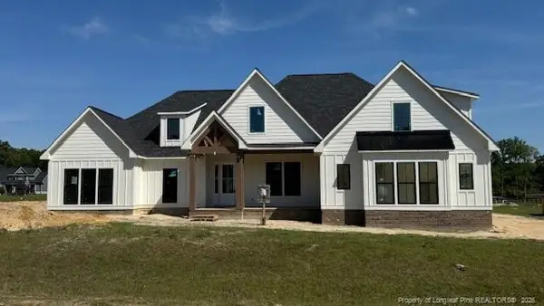 5711 Edge Farm Drive, Hope Mills, NC 28348