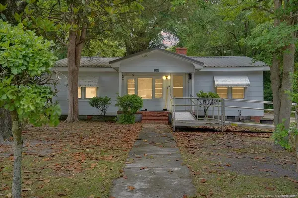 1006 James Street, Elizabethtown, NC 28337