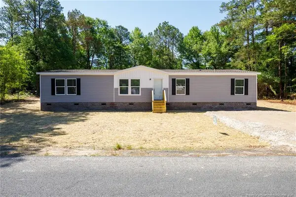 1878 Gumberry Court, Hope Mills, NC 28348