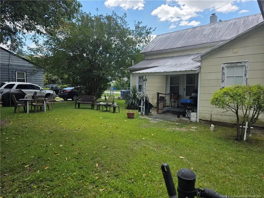 211 S Elm Avenue, Dunn, NC 28334 - #2