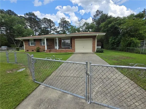 2704 Marvin Circle, Spring Lake, NC 28390