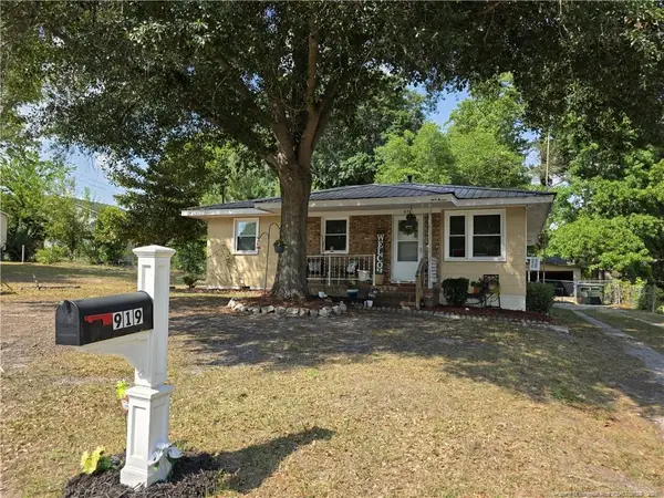 919 Fleetwood Drive, Fayetteville, NC 28305