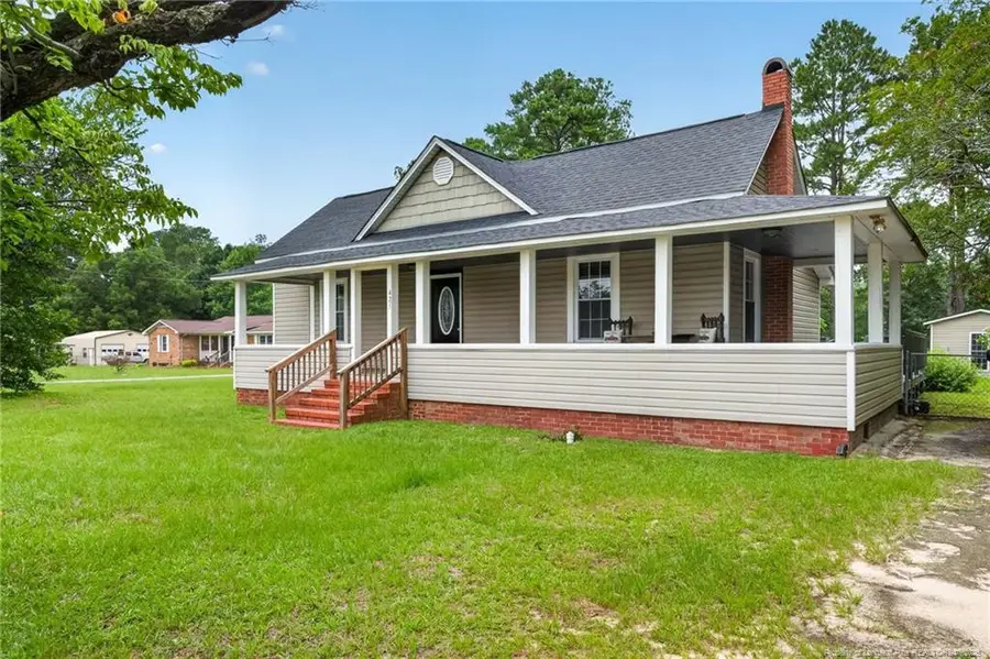 423 E Edinborough Avenue, Raeford, NC 28376 - #2