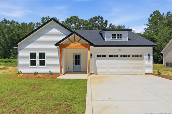 211 E 7th Avenue, Raeford, NC 28376