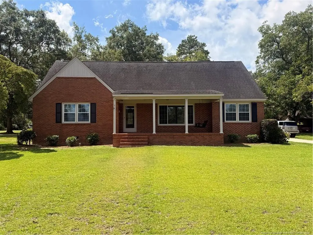 516 E 2nd Avenue, Red Springs, NC 28377 - #1