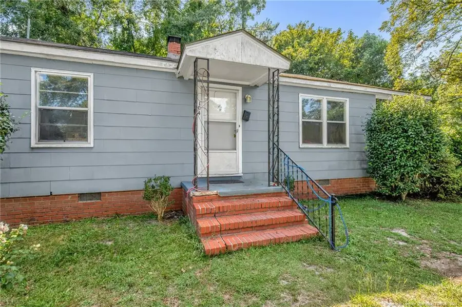 104 E Cottingham Street, Maxton, NC 28364 - #2