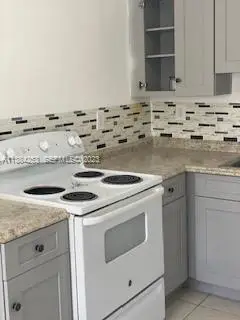 Address Withheld By Seller, Lauderhill, FL 33311