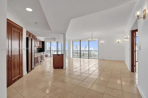 19667 Turnberry Way #26B, Aventura, FL 33180