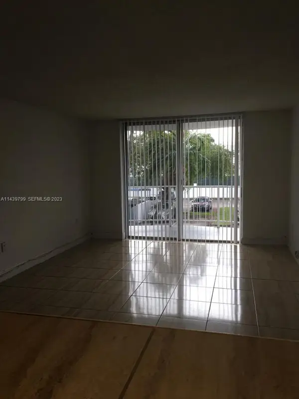 498 NW 165th St Road #D205, Miami, FL 33169
