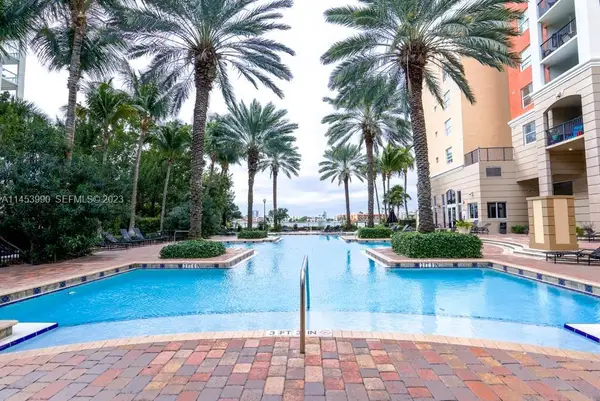 17145 N Bay Road #4403, Sunny Isles Beach, FL 33160