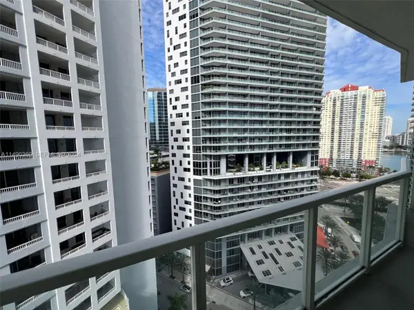 218 SE 14th Street #1806, Miami, FL 33131