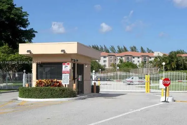 480 Executive Center Drive #4L, West Palm Beach, FL 33401