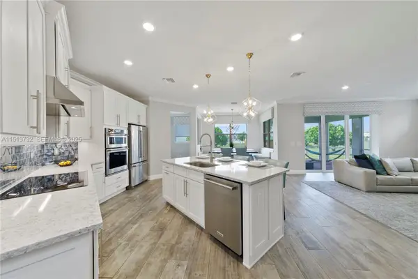 4534 Greenway Drive, Hollywood, FL 33021
