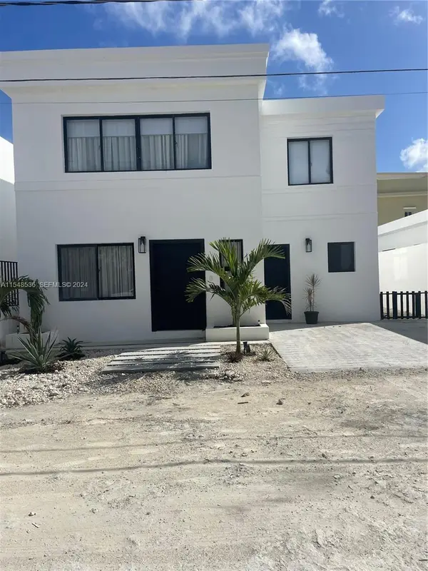 3 SW Calle El Sol, ,  