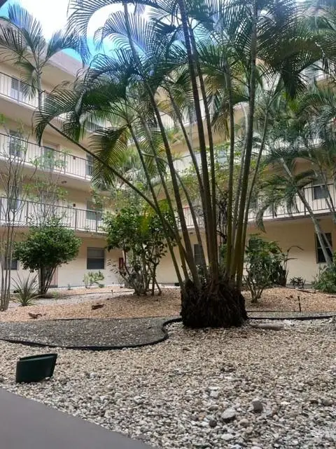 2871 Somerset Drive #218, Lauderdale Lakes, FL 33311