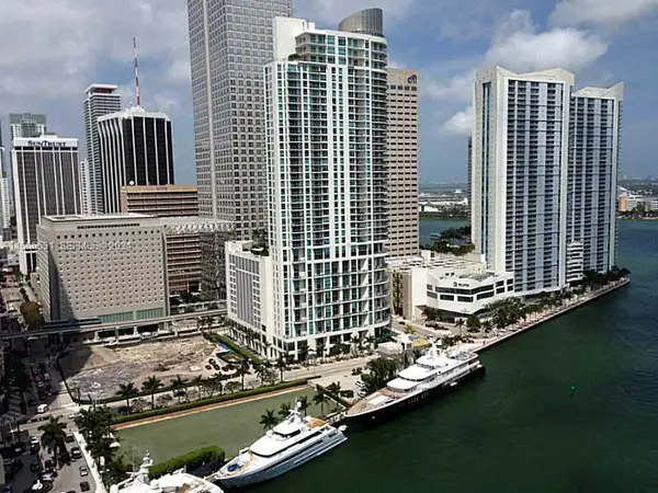 475 Brickell Avenue #2415, Miami, FL 33131