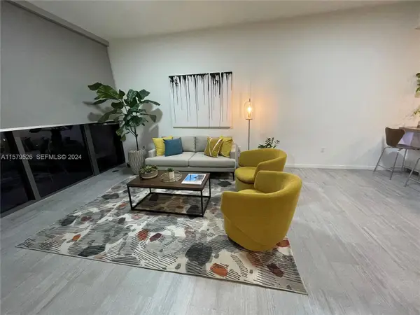 1000 Brickell Plaza #1811, Miami, FL 33131