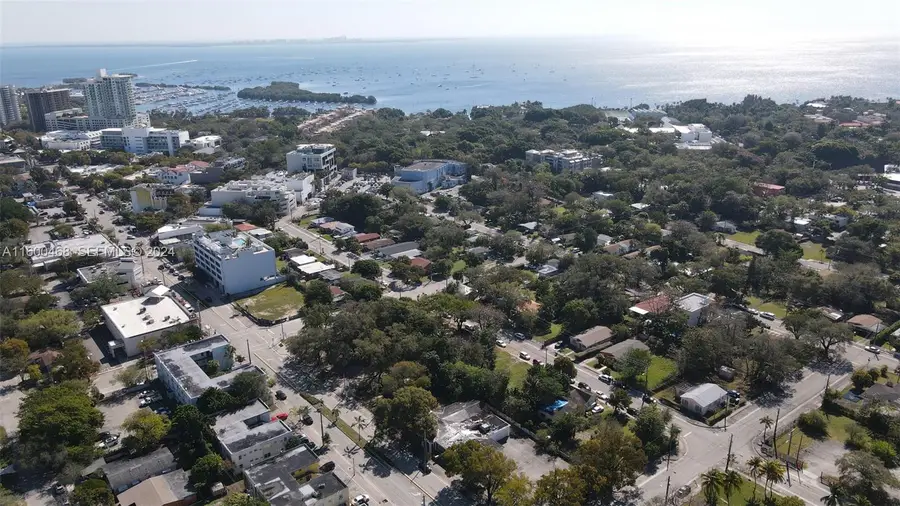 3373 Thomas Avenue, Miami, FL 33133 - #3