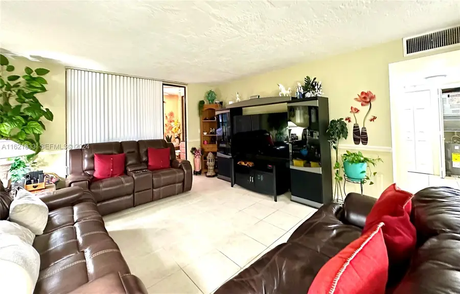 2831 Somerset Drive #206, Lauderdale Lakes, FL 33311 - #2