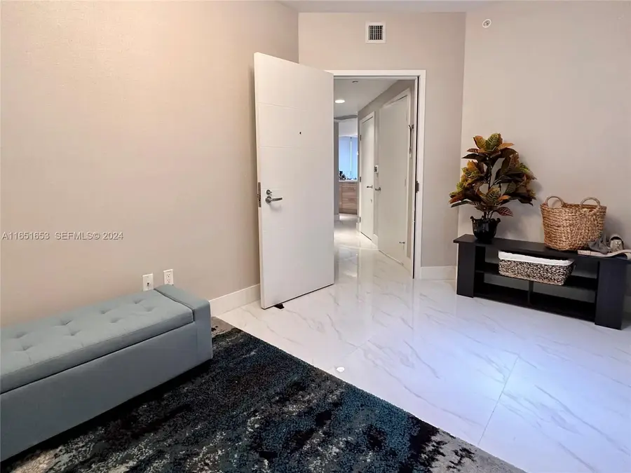 16385 Biscayne Boulevard #1201, North Miami Beach, FL 33160 - #2
