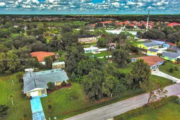 1 Gillespie Street, Englewood, FL 34223