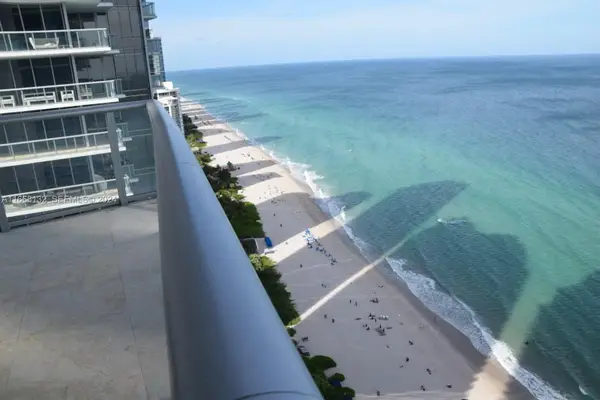17001 Collins Avenue #3208, Sunny Isles Beach, FL 33160