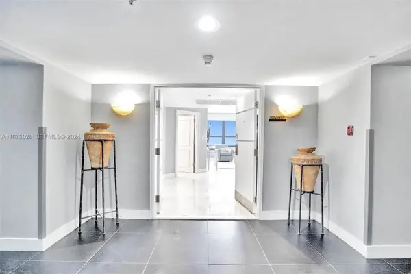5225 Collins Avenue #PH7, Miami Beach, FL 33140