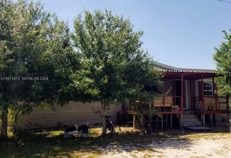 330 N Granja Street, Clewiston, FL 33440 - #2