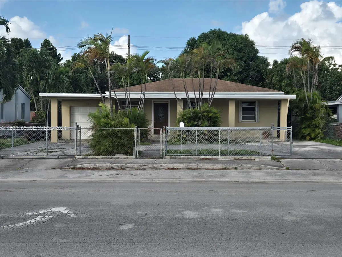 961 E 32nd Street, Hialeah, FL 33013 - #1