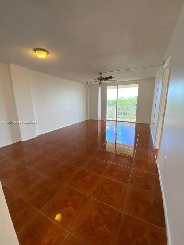 15600 NW 7th Avenue #520, Miami, FL 33169