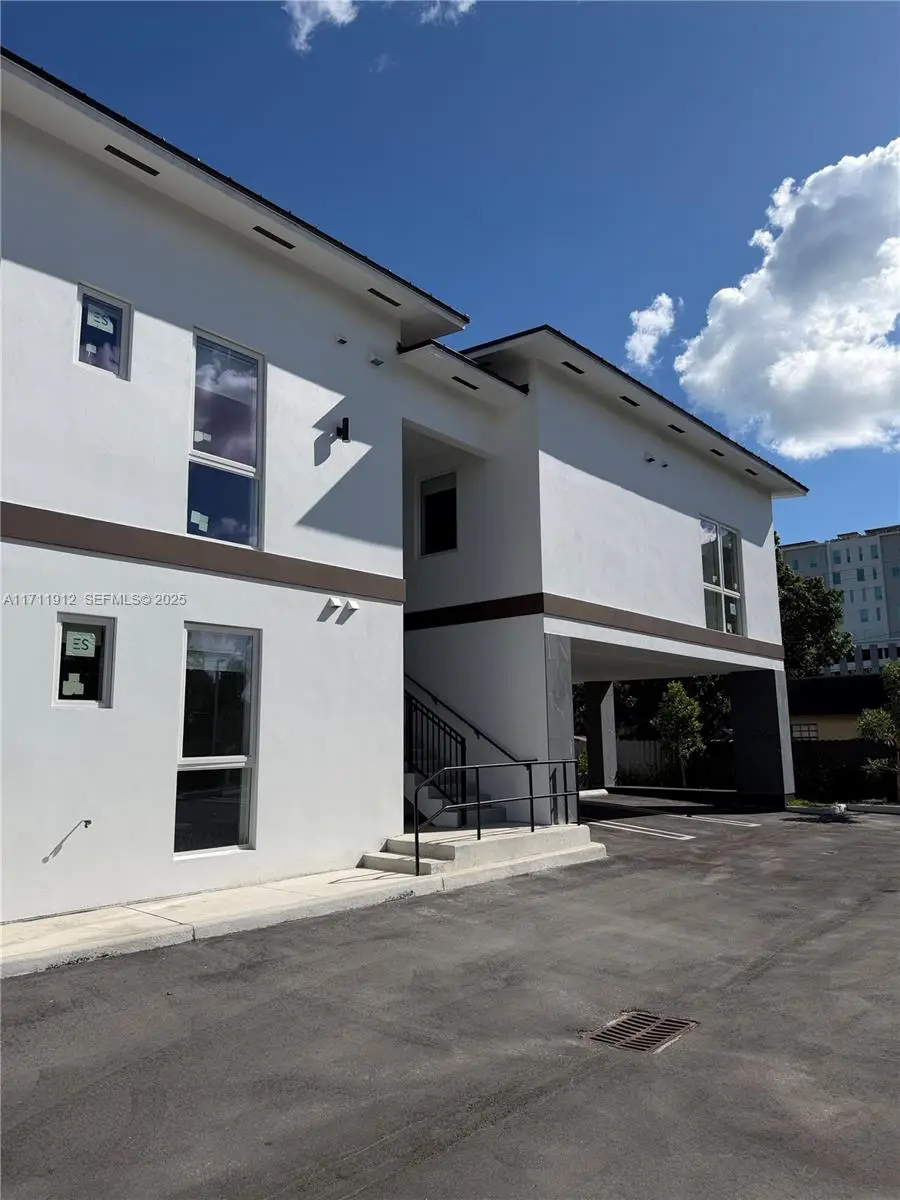 210 SE 10th Street, Hallandale Beach, FL 33009 - #1