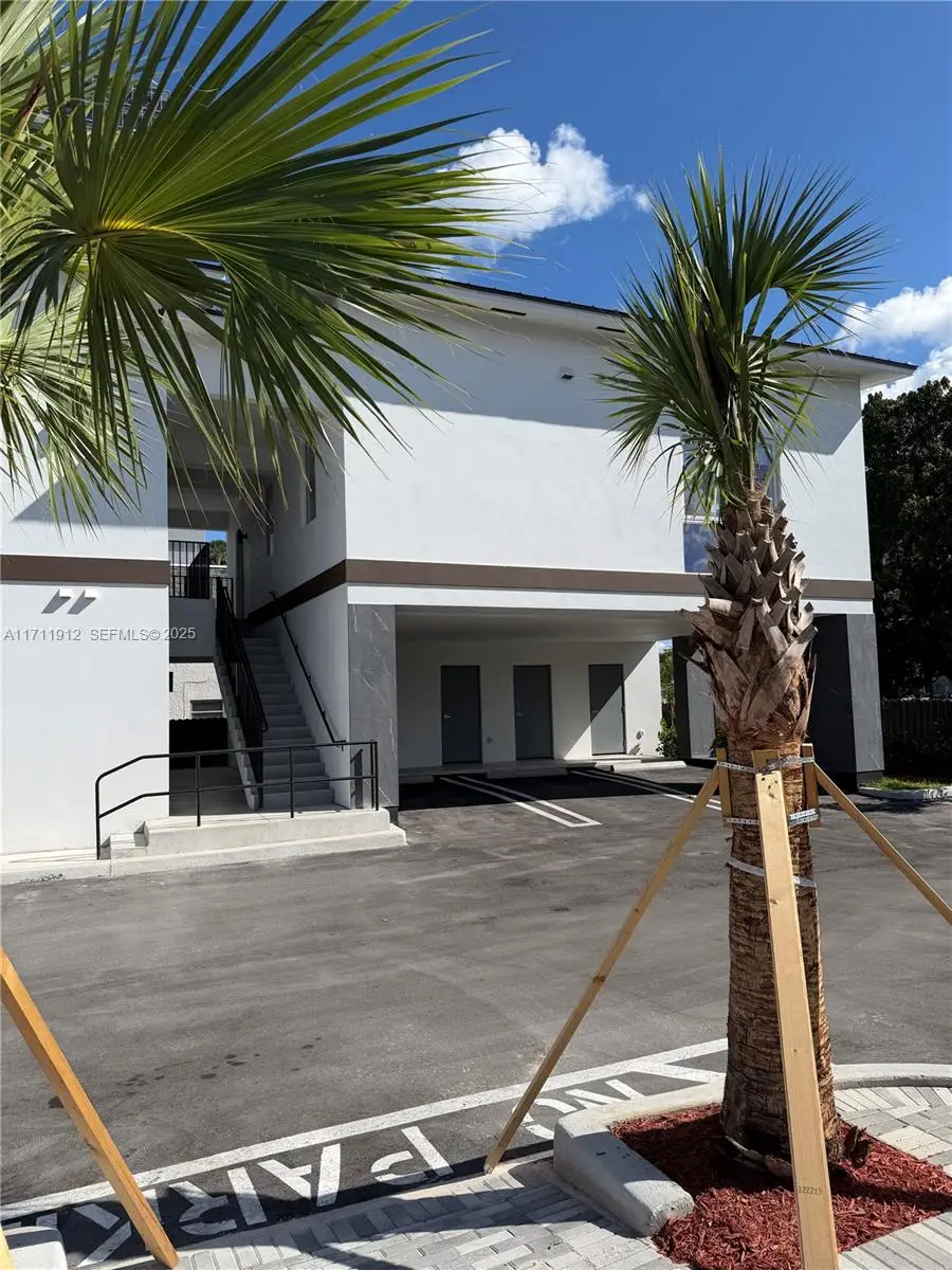 210 SE 10th Street, Hallandale Beach, FL 33009 - #2