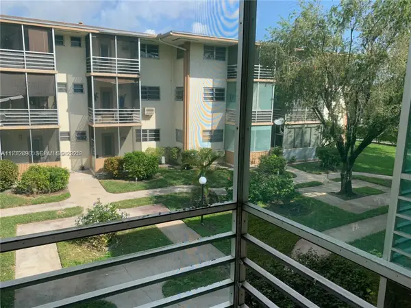 1395 NE 167th Street #209, Miami, FL 33162