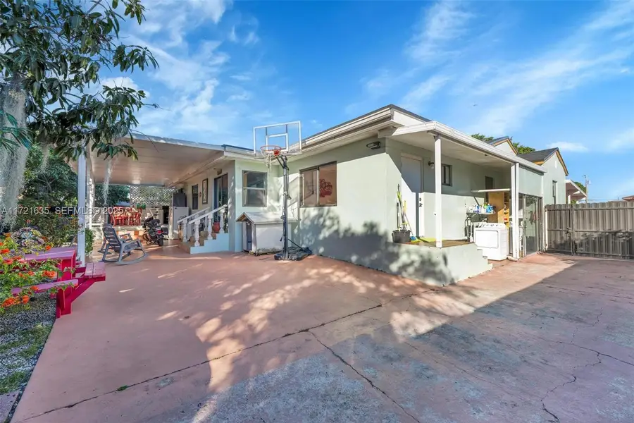 462 E 39th Street, Hialeah, FL 33013 - #2