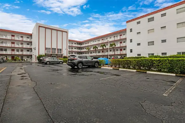 4000 NW 44th Avenue #205, Lauderdale Lakes, FL 33319