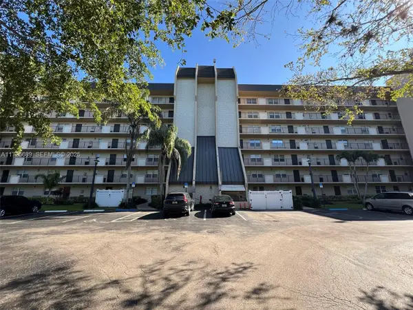 3300 W Rolling Hills Circle #102, Davie, FL 33328