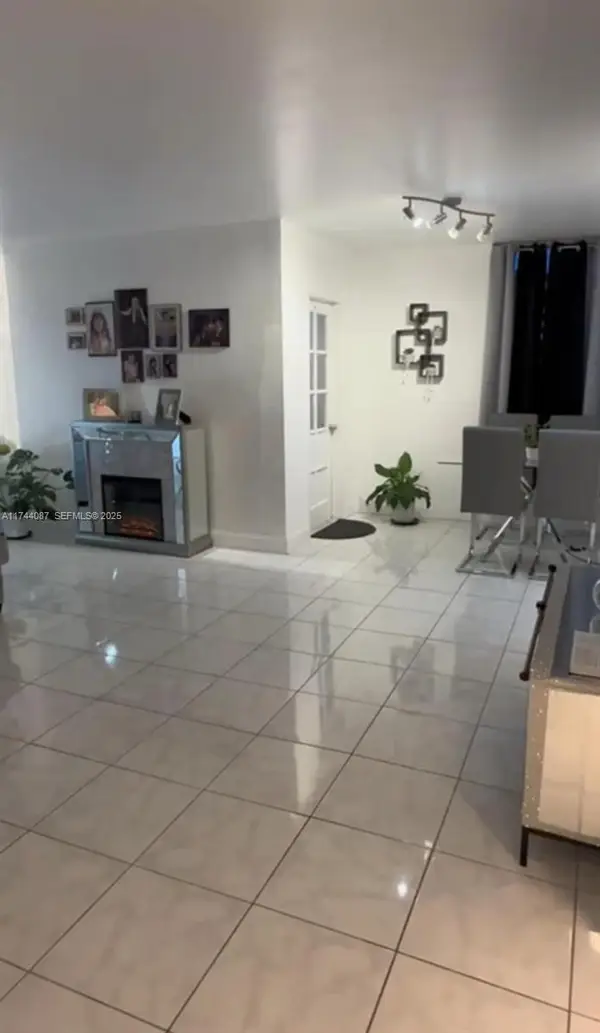 Address Withheld By Seller, Miami, FL 33179