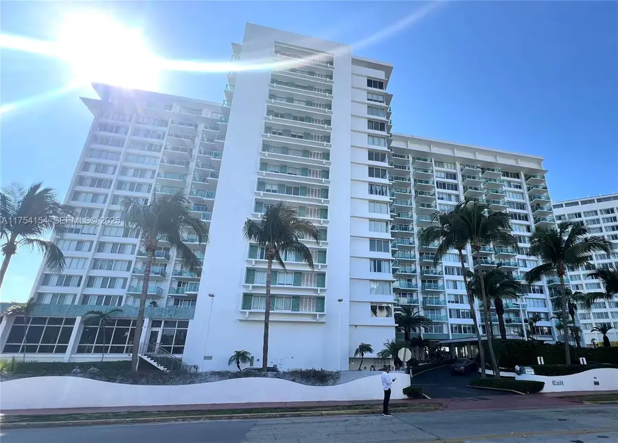 1000 West Avenue #908, Miami Beach, FL 33139 - #3