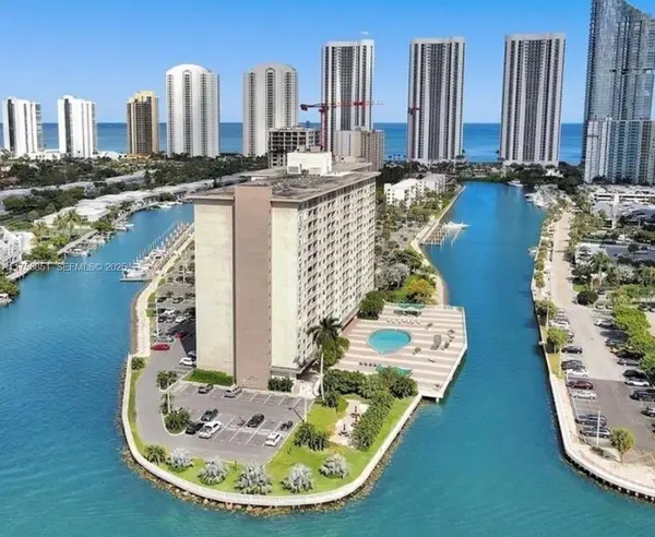 400 Kings Point Drive #810, Sunny Isles Beach, FL 33160