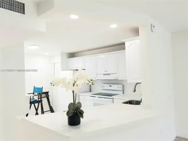 1670 NE 191st Street #404-3, Miami, FL 33179